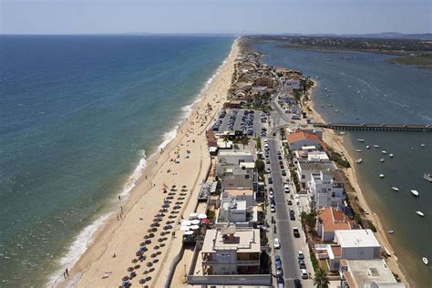 Visit the Ilha de Faro, Algarve | experitour.com