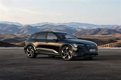 First Look: 2024 Audi Q8 e-tron | Driving