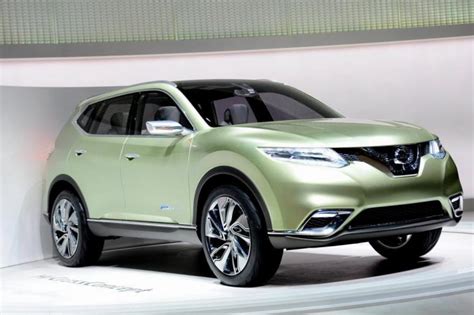 Nissan Qashqai Photos and Specs. Photo: Nissan Qashqai Specification ...