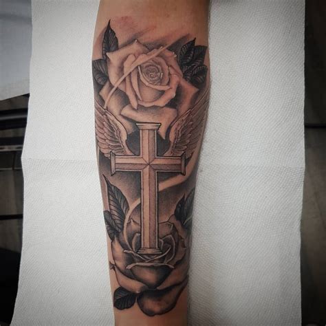 12+ Black Cross Tattoo Ideas To Inspire You!