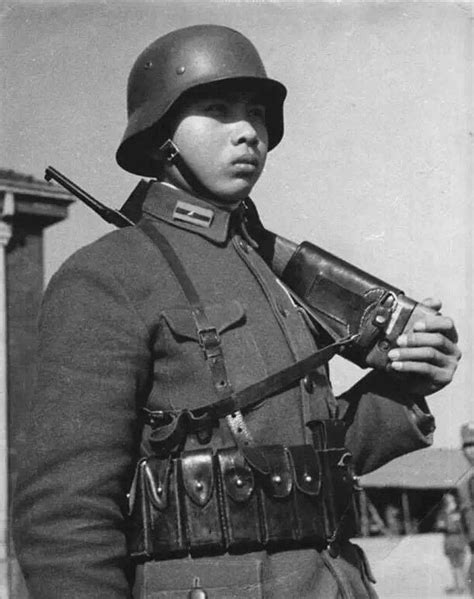 Chinese National Revolutionary Army soldier near Wuhan, Hubei province, 1938 : r/wwiipics