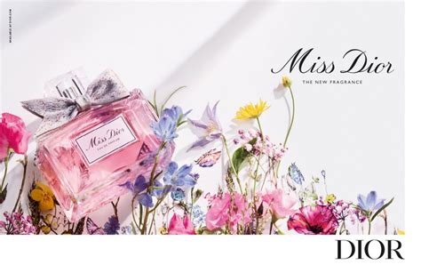 Miss Dior Multichannel Fragrance Launch Wows London at Piccadilly Circus | LEAP