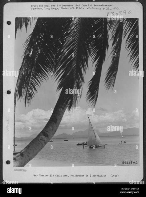 G.I.'s sailing in the Sulu Sea, Philippine Islands. 21 October 1945 Stock Photo - Alamy