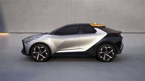 Toyota C-HR 2023, évolution esthétique et révolution technique pour le best-seller : désormais ...