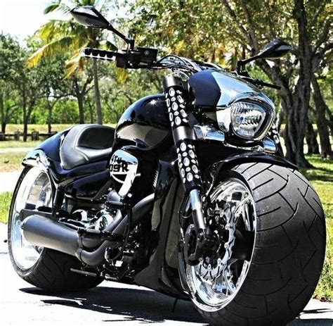 Suzuki Boulevard M109R - Intruder M1800R Muscle Custom