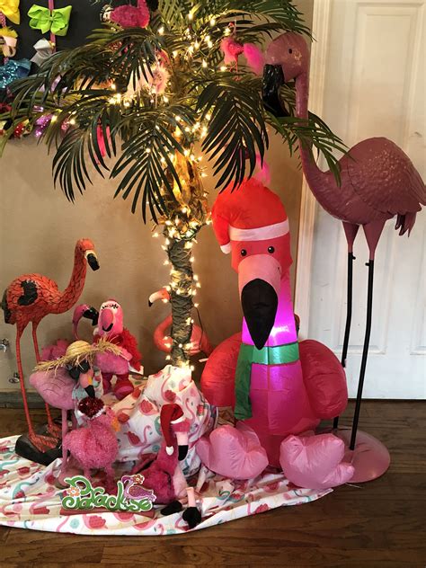 Flamingo Christmas | Coastal christmas decor, Flamingo christmas, Christmas decorations