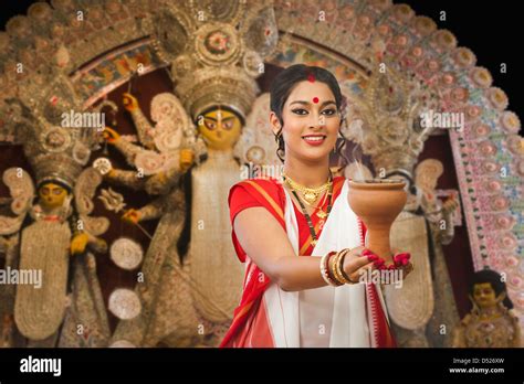 Durga puja dance hi-res stock photography and images - Alamy