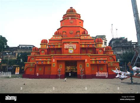 Durga puja pandal hi-res stock photography and images - Alamy