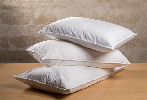 7 Best Down Pillows You Can Buy In 2024 - Voonky