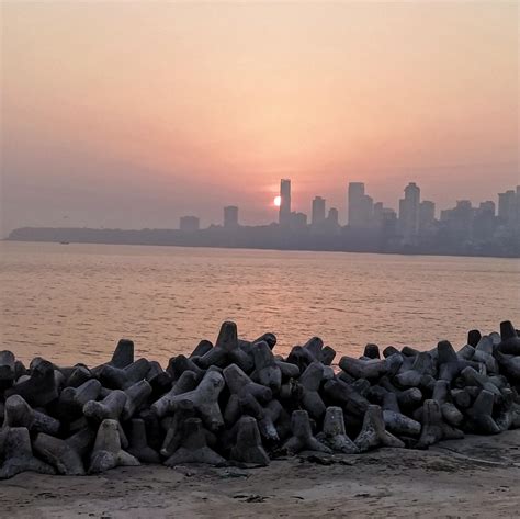 Marine Drive Sunset (Before Lockdown) : r/mumbai