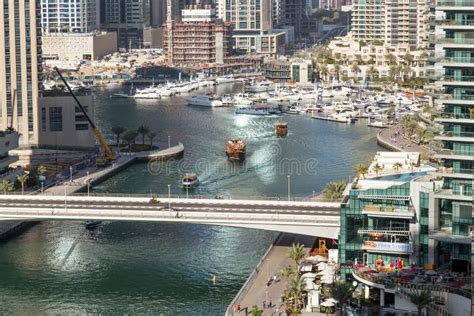 Dubai Marina skyscrapers editorial photo. Image of downtown - 70347896