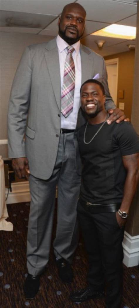 Shaq holding Kevin Hart : r/ShaqHoldingThings