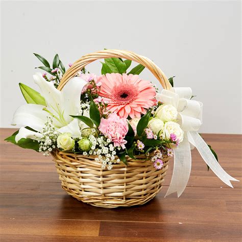 Online Gorgeous Flowers Basket Gift Delivery in Singapore - FNP