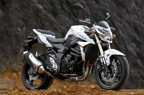 Suzuki GSR750 (2011-2018) Review | Speed, Specs & Prices | MCN