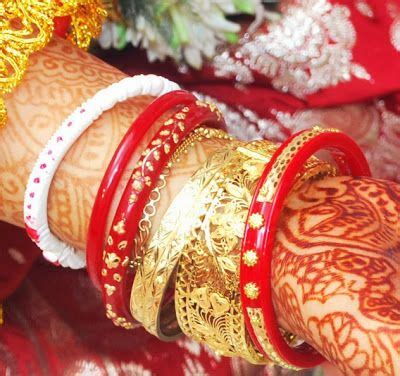 9 Traditional Indian Bridal Bangles Set Designs 2018