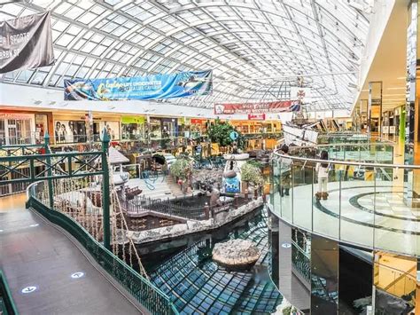 43 Wacky Facts about West Edmonton Mall - Fun World Facts