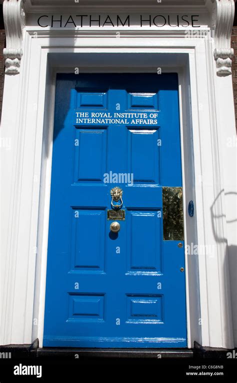 Chatham House, St James's Square, London Stock Photo - Alamy