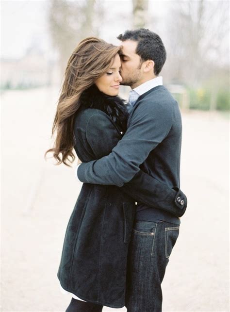 Cute Kissing Poses Ideas For Couple Pictures | Trusper