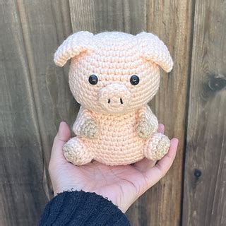 Ravelry: Plumpish Piggy Plush pattern by Ellie Loh