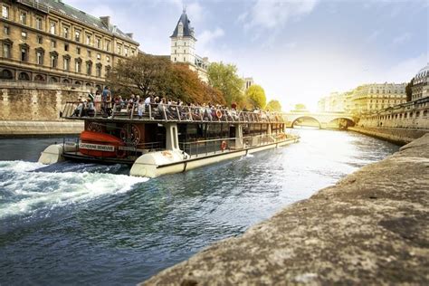 Seine River Cruise with Dinner - Hellotickets