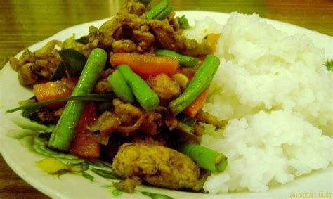 Nasi Putih Ayam Goreng Kunyit - IMAGESEE