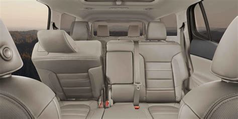 2022 GMC Acadia Interior | GMC Acadia Dimensions & Cargo Space