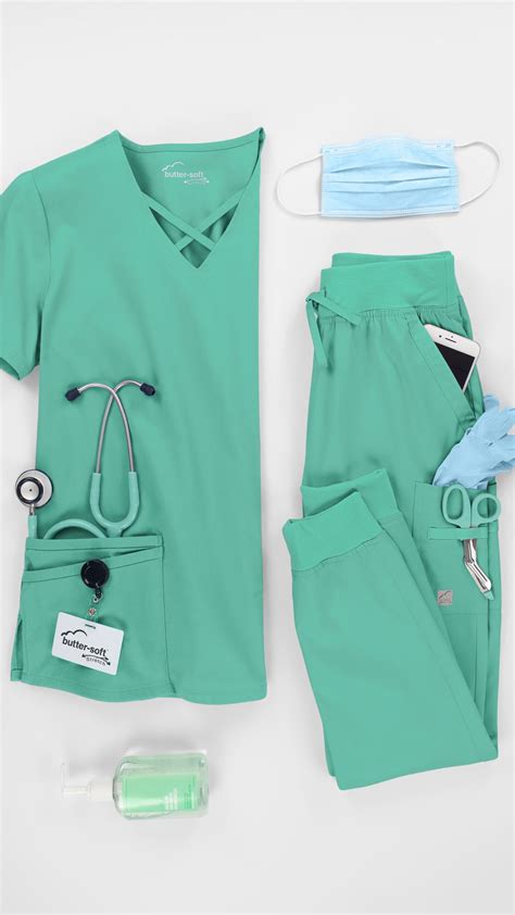 Scrubs Nursing, Nursing Clothes, Medical Scrubs, Scrubs Outfit, Scrubs ...