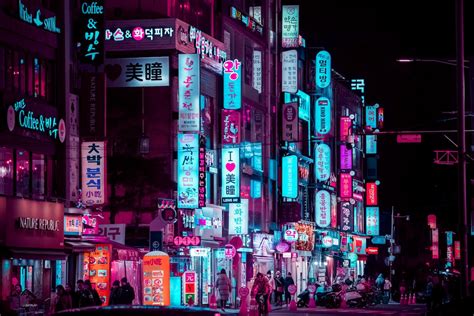 Neon-Soaked Photos of Seoul at Night