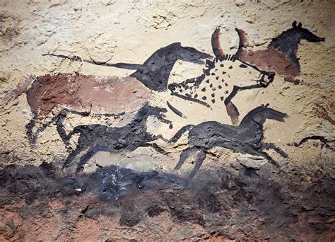 Prehistoric Cave Paintings In Lascaux France - Ghana tips