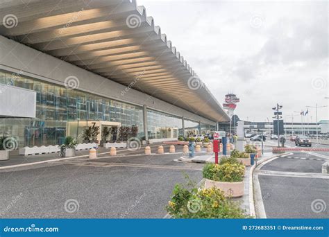 Terminal 3 of Rome Airport (FCO Editorial Photo - Image of road, town: 272683351