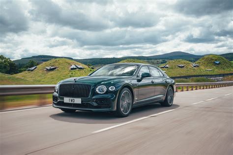 Preview: 2022 Bentley Flying Spur Hybrid debuts as 536-hp plug-in grand tourer