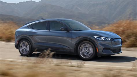 2021 Ford Mustang Mach-E Hits 300-Mile Range Target In EPA Testing - Forbes Wheels