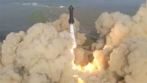 SpaceX launch: World's most powerful rocket takes off - but it ends in explosion | World News ...