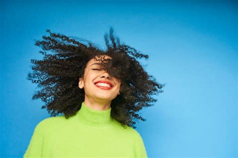 How to Use Hair Mask for Curly Hair - Shifted News