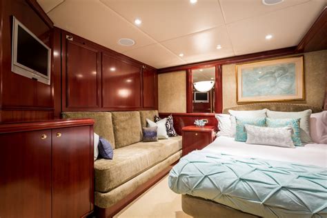 Starship | Yacht Charter