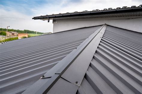 Understanding the Different Types of Metal Roofing | T & E Roofing