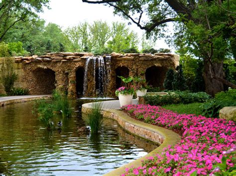 The Dallas Arboretum and Botanical Gardens - Dallas Parking Information