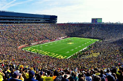 Michigan Stadium Wallpaper - WallpaperSafari