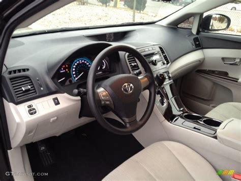 Gray Interior 2009 Toyota Venza I4 Photo #76939894 | GTCarLot.com