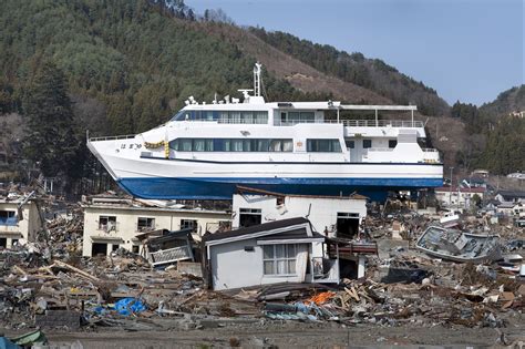 ©Mark Edward Harris_Tsunami_Otsuchi Japan 2011 - Hahnemühle Blog