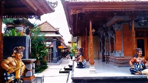 Sketsa Rumah Adat Bali