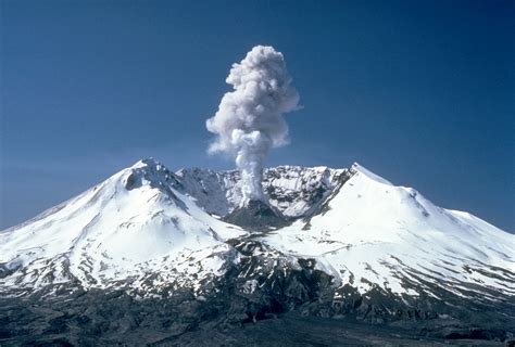 Unusual Feature of Mount St. Helens Explained - Great Lakes Ledger