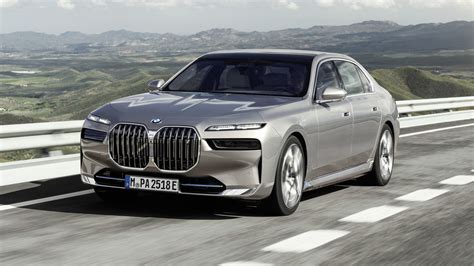 The 10 Coolest Features Of The 2023 BMW 7 Series