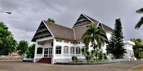 Gambar Rumah Adat Sumbawa – cari