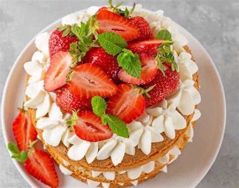 Sponge Cake With Fruit And Whipped Cream: A Sweet Sensation