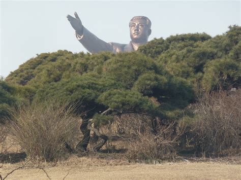 terra preta - kim il sung statue, pyongyang, north korea