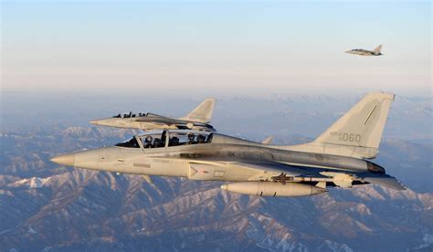 Malasia elige al FA-50 surcoreano y descarta al JF-17 como futuro caza