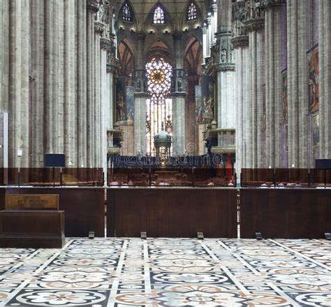 Interior of Milan Cathedral Editorial Photo - Image of religion, counters: 22937511