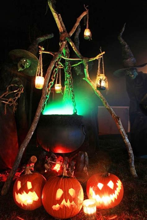 26 Stunning House Halloween Decorations Ideas – Decoration Love