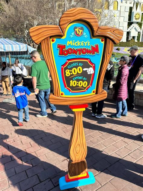 New Sign for Mickey’s Toontown Closing During Fireworks at Disneyland - Disneyland News Today